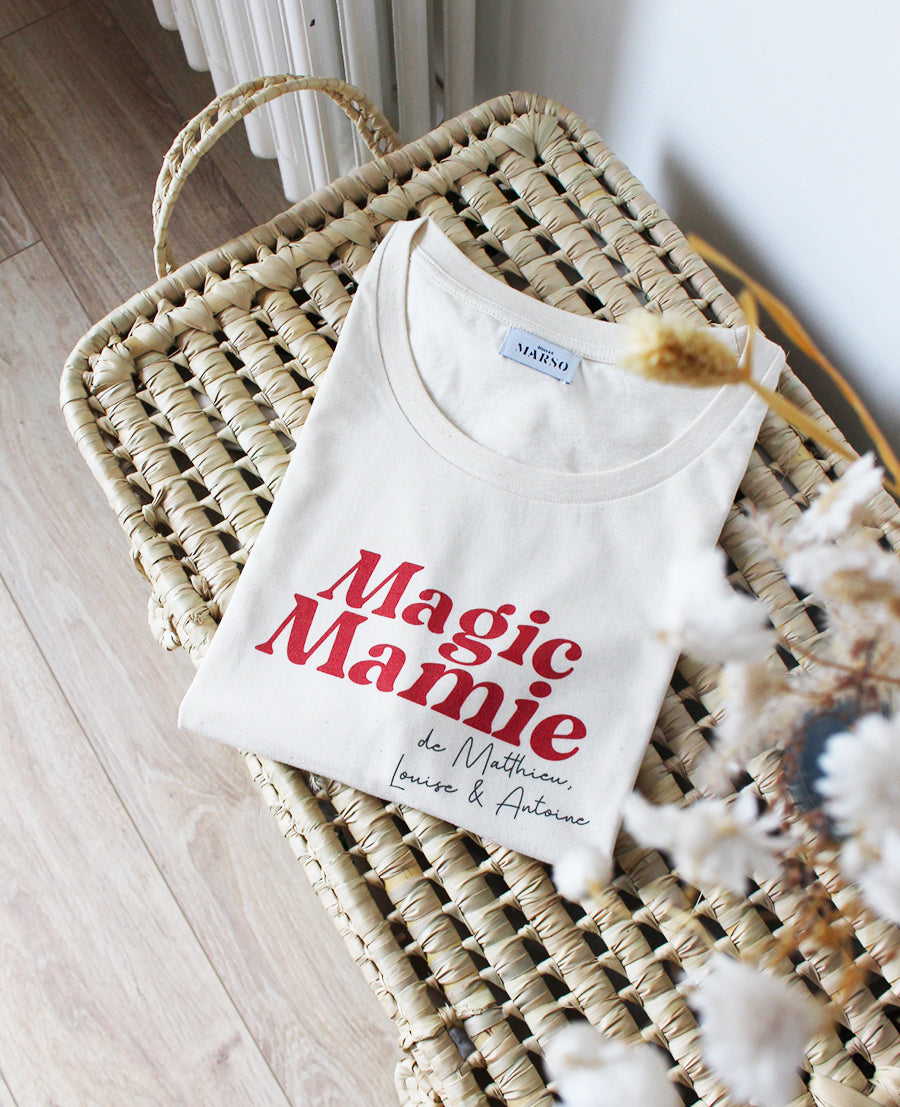 T-shirt femme personnalisé Magic Mamie